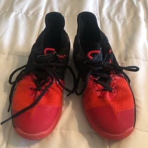 Unisex kid’s basketball shoes